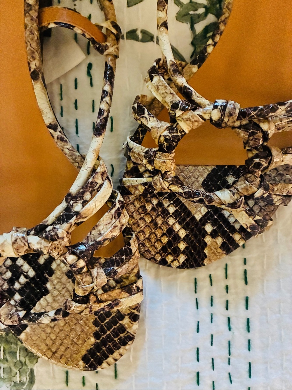 NIB Sezane Gloria Low Sandals in Ecru Python - Picture 7 of 9
